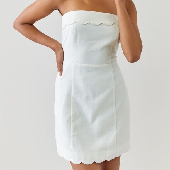 NWT Raye Scalloped Strapless Mini Dress Size Small from Francesca’s - Picture 2 of 7